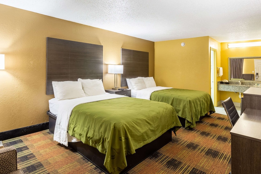 Standard Room, 2 Queen Beds, Smoking - Photo 1