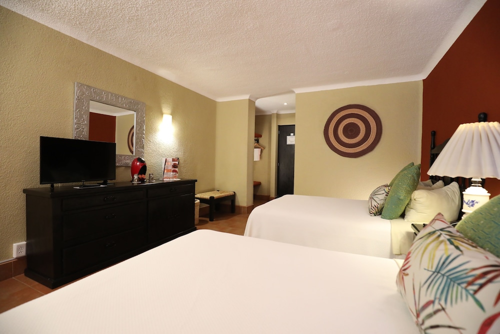 Standard Room, 2 Double Beds, Garden View - Photo 1