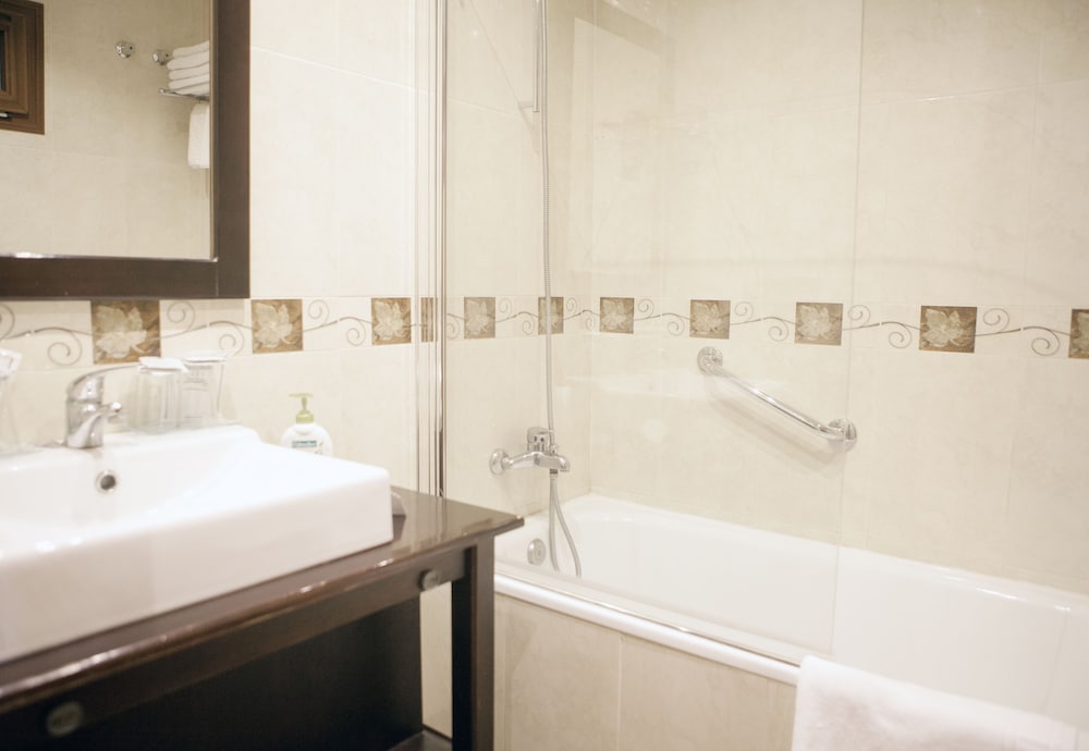 Double Room (1 Double Bed) - Photo 11