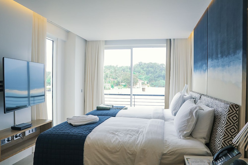 Deluxe Room, Sea View - Photo 2