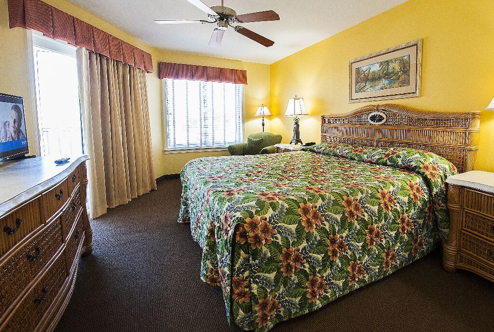 Comfort Condo, 2 Bedrooms, Kitchen, Beachfront