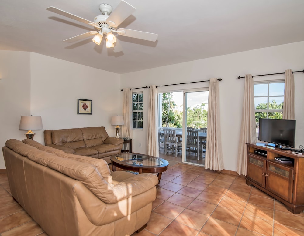Classic Suite, 2 Bedrooms, Kitchen, Garden Area