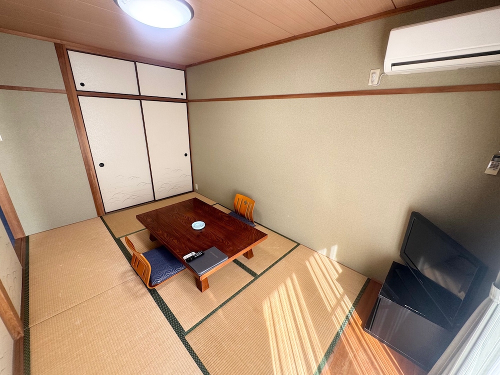 [Modern Western-Style Standard Japanese-Western Room]