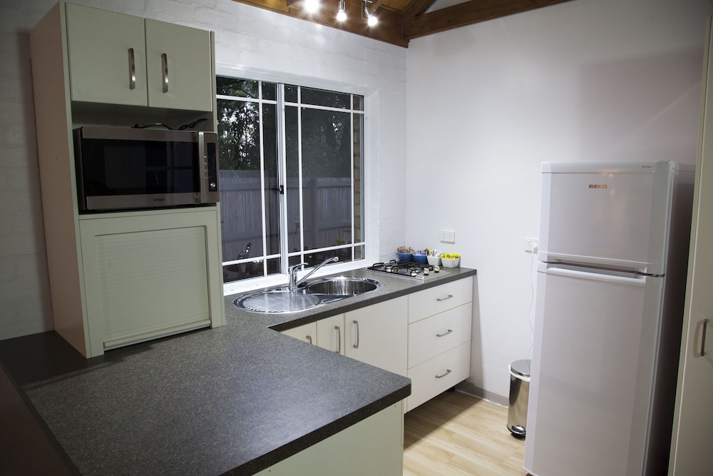Forest Cottage - Pet Friendly photo 2