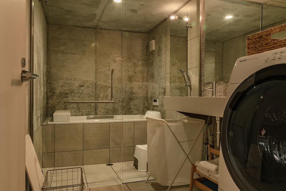 Traditional Room, Shared Bathroom (Max 6 Guests) photo 2