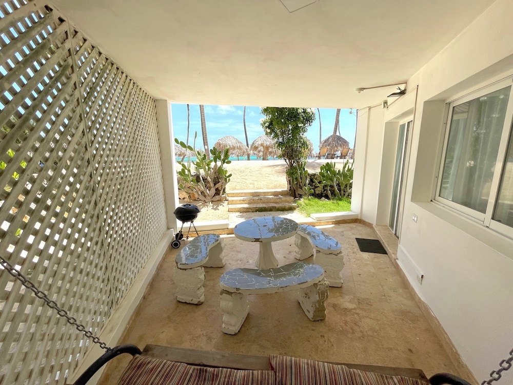 Deluxe Apartment, Ocean View, Beachfront