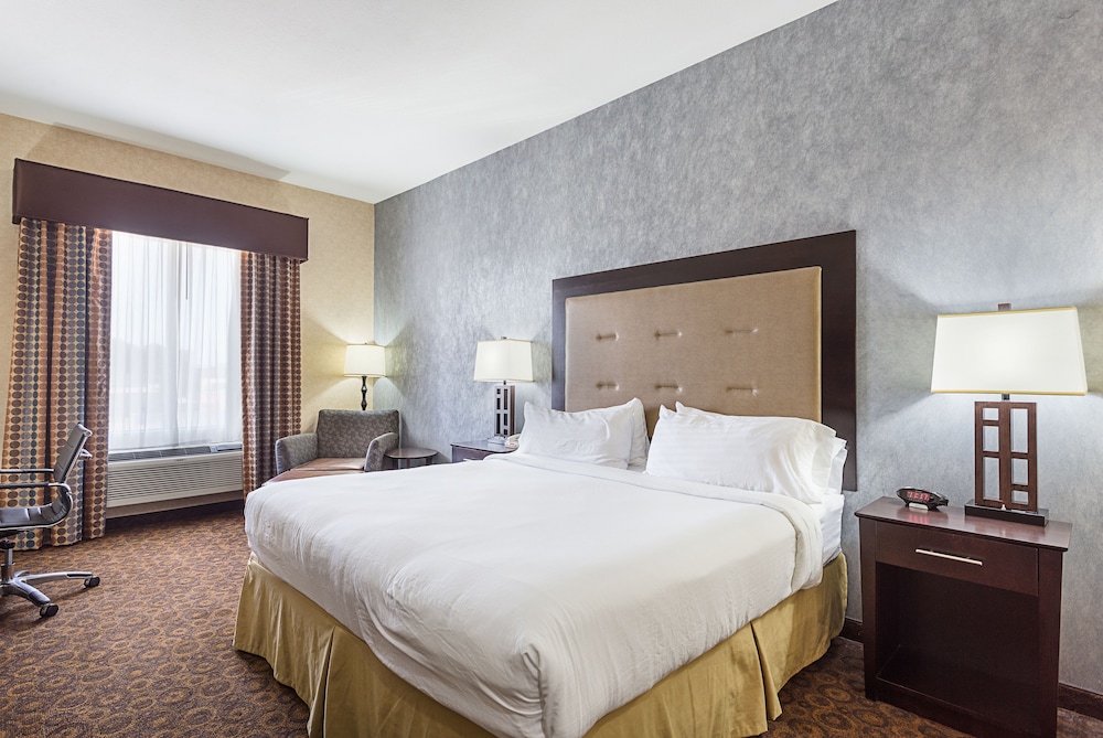 Standard Room, 1 King Bed - Photo 2