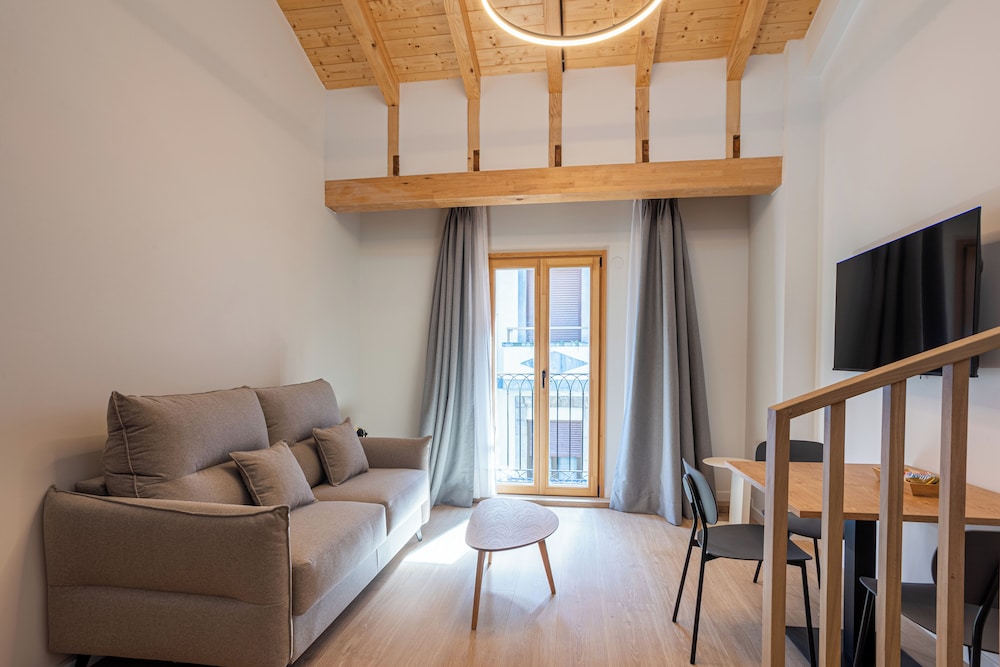 Deluxe Duplex