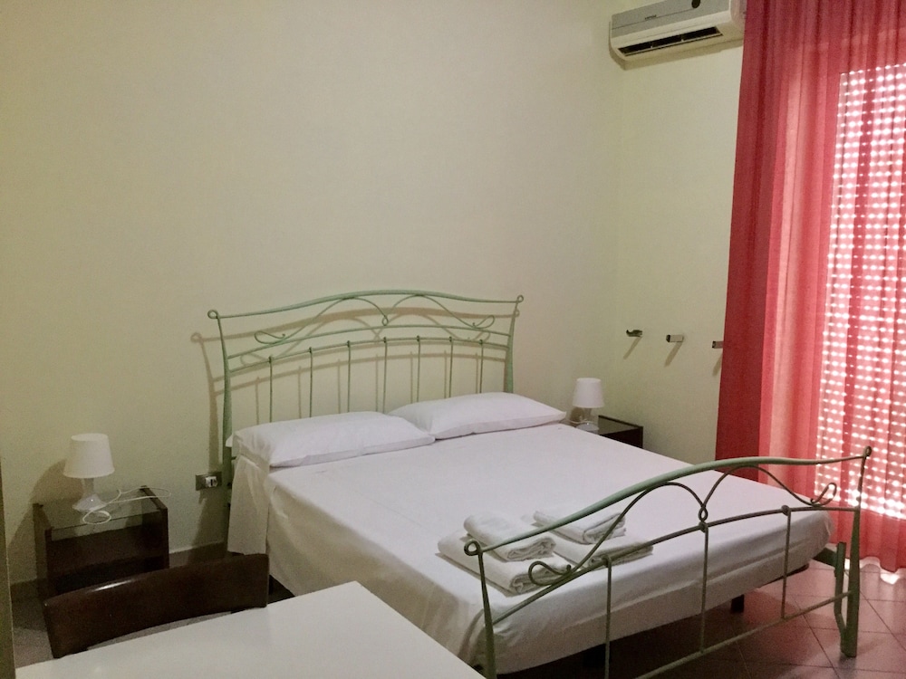 Triple Room, Shared Bathroom