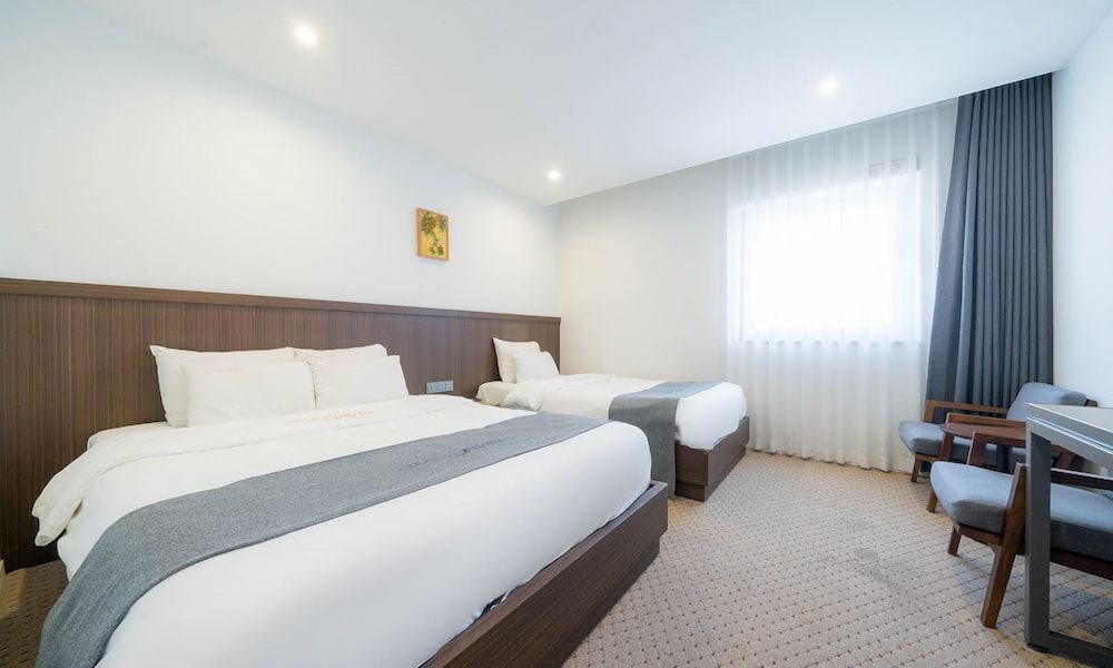 Deluxe Twin Room - Photo 1