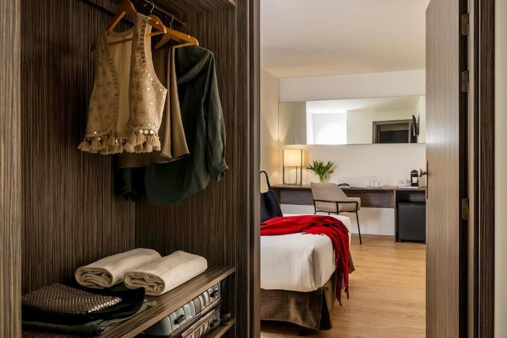 Deluxe Twin Room photo 2