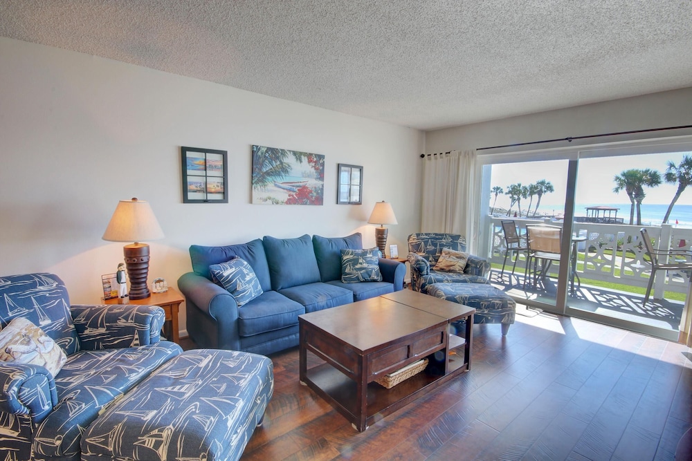Condo, 2 Bedrooms