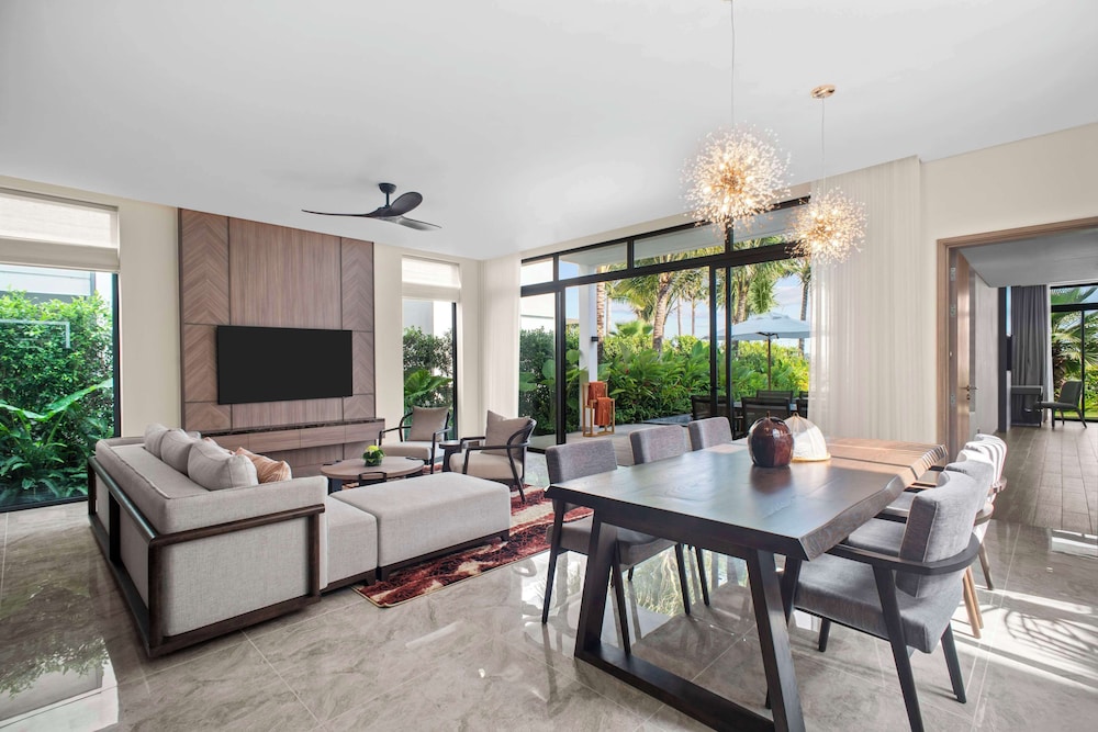 Suite, 2 Bedrooms, Private Pool, Beachfront - Photo 3