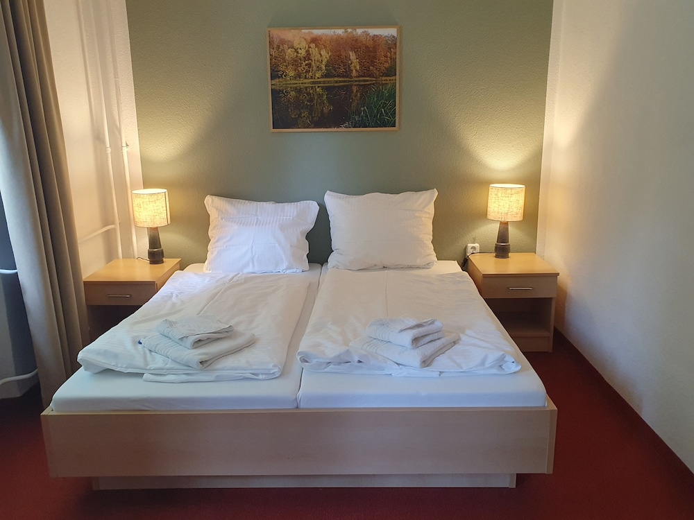 Economy Double Room photo 1