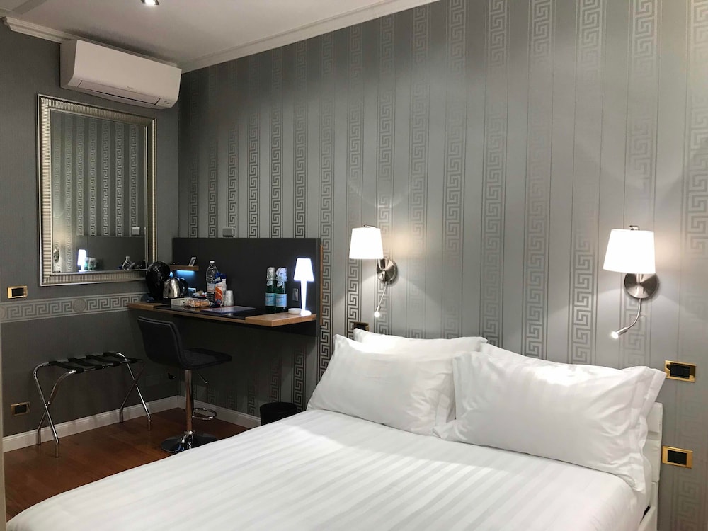 Classic Double Room, Balcony, Courtyard View