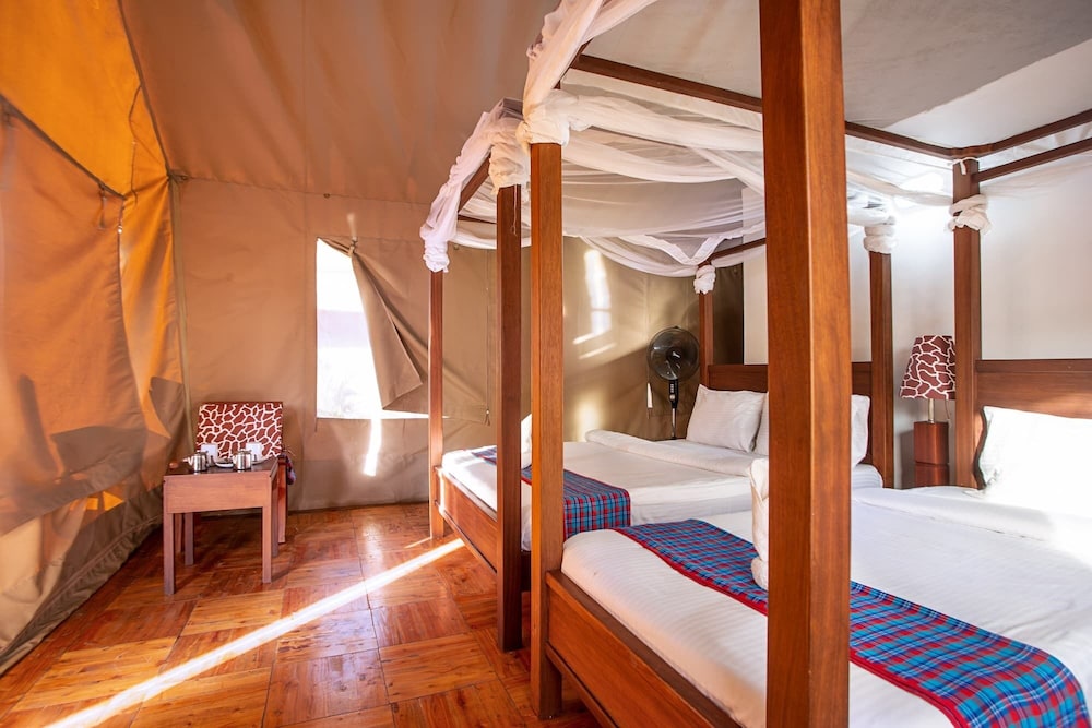 Luxury Tent, 1 Queen Bed photo 3