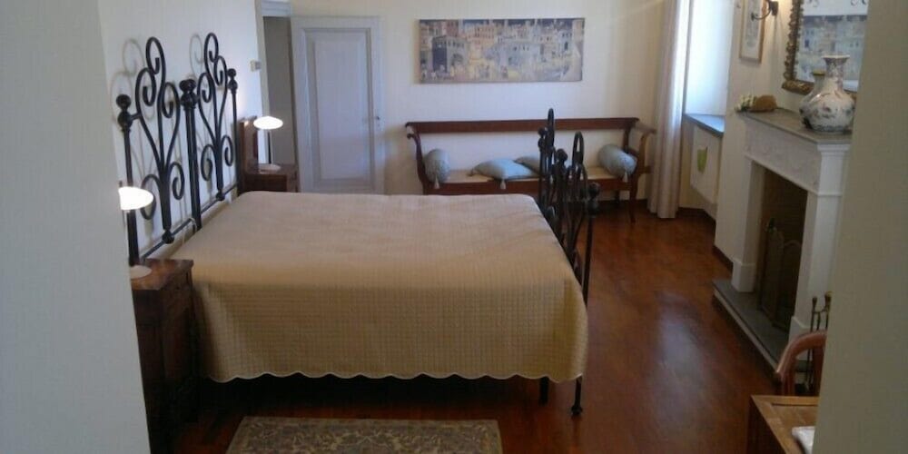Deluxe Double Room, Bathtub, Garden View photo 2