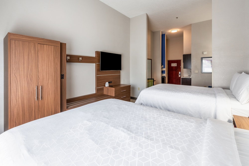 Standard Room, 2 Queen Beds, Accessible (Communications, Mobility, Access Tub) - Photo 7