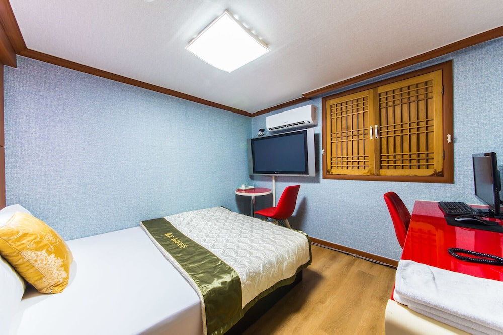 Room (Semi-special room)