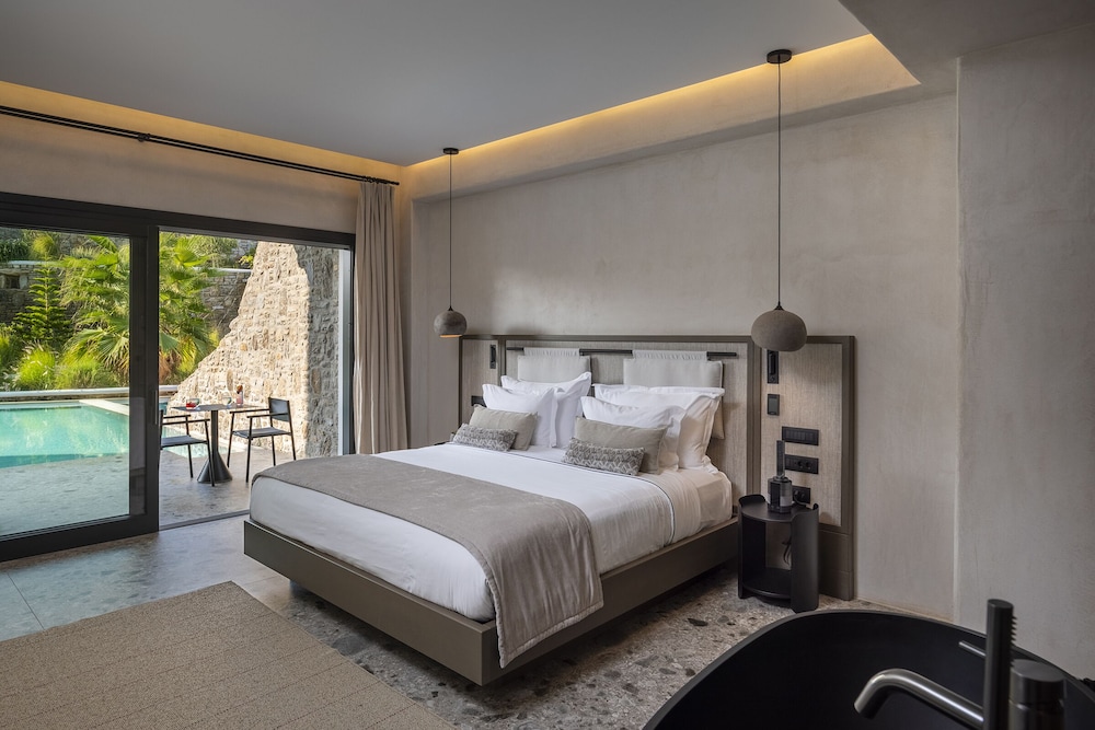 EON Junior Suite with Supreme Pool and Garden View - Photo 1