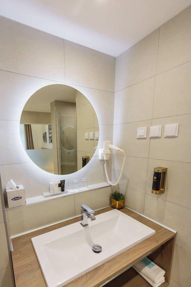 Deluxe Double or Twin Room photo 3