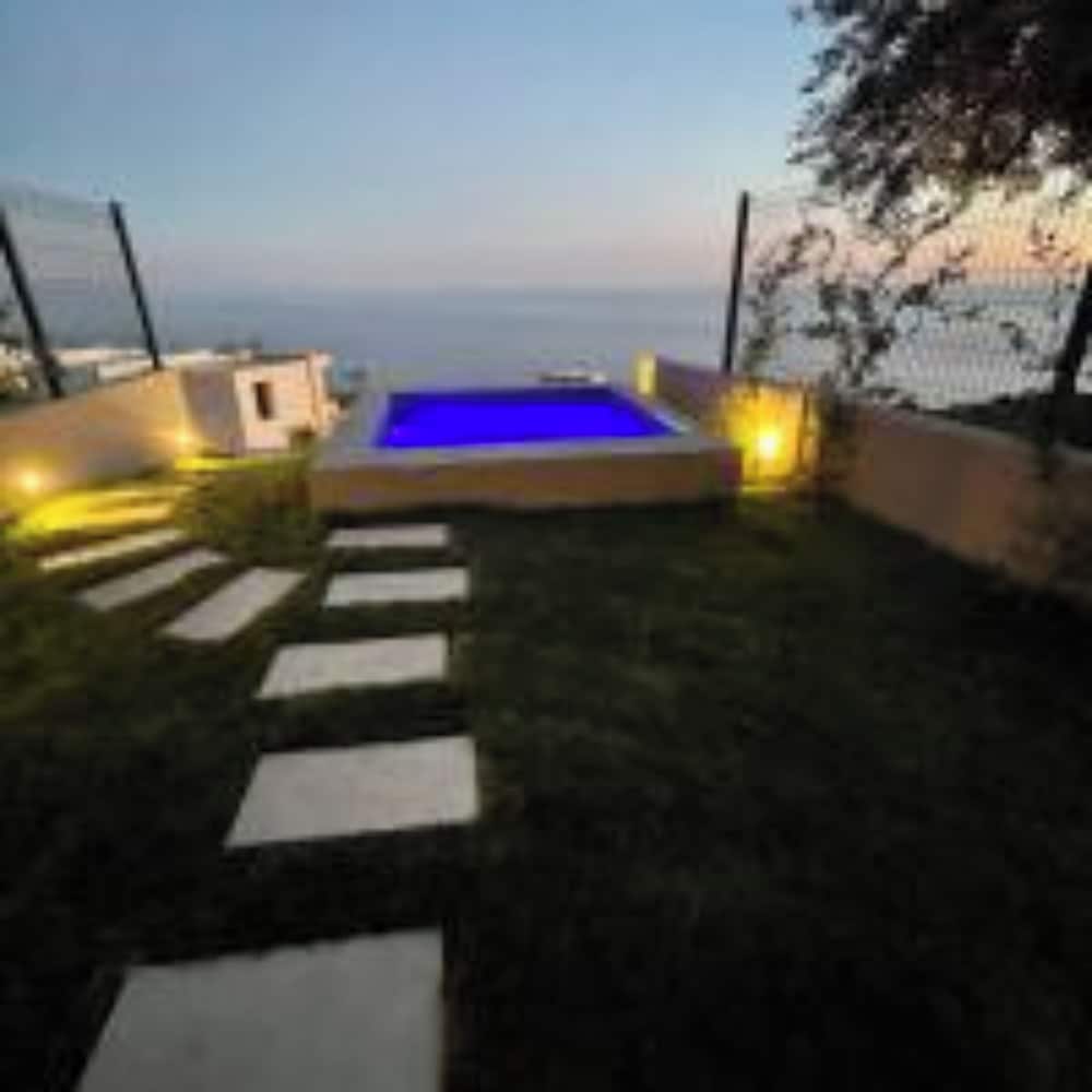 Deluxe Suite with Sea View photo 1