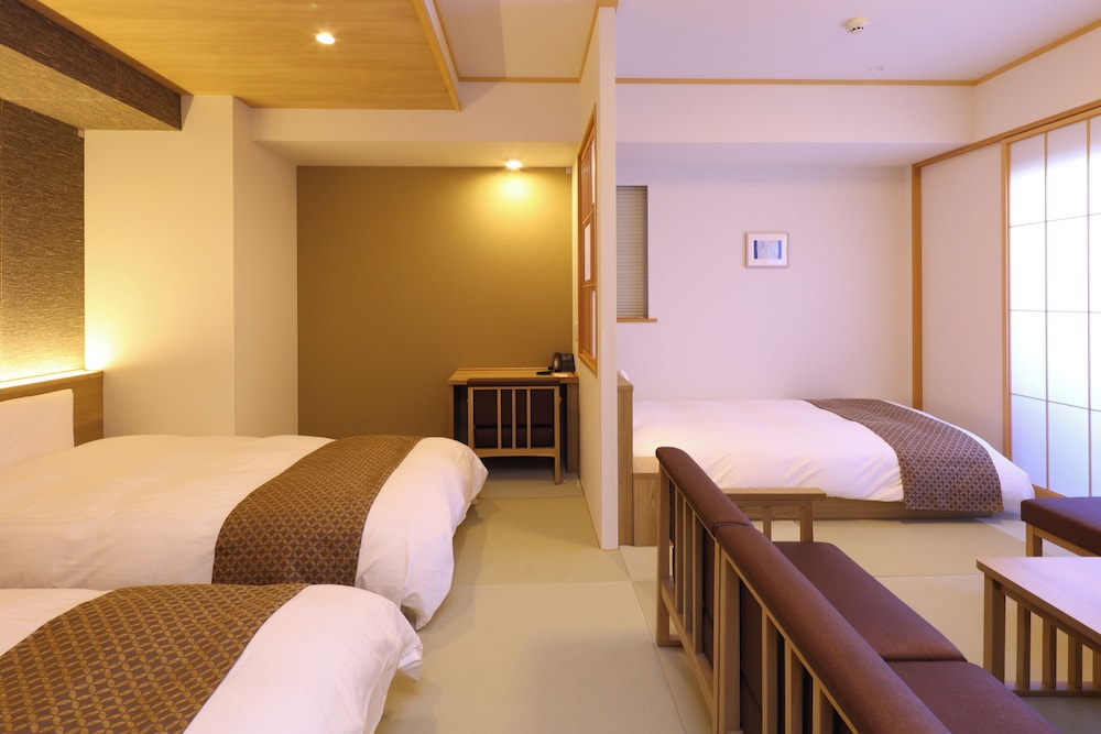 Japanese-style Superior Room (3 beds)- Non-Smoking