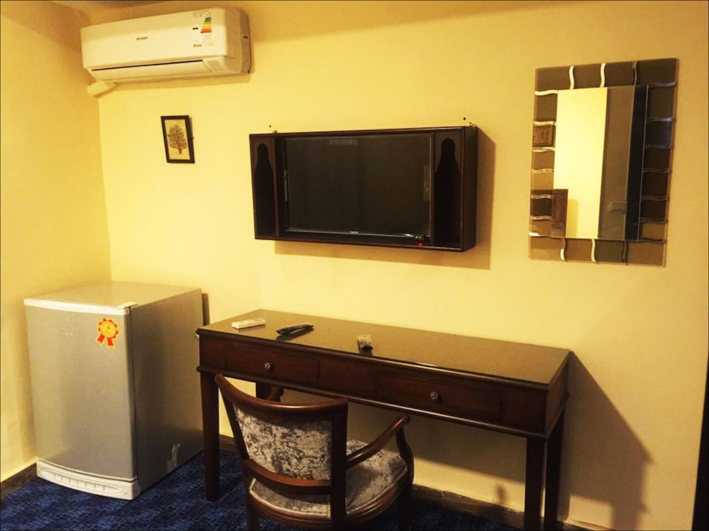 Basic Single Room, Private Bathroom, Pyramids View photo 1
