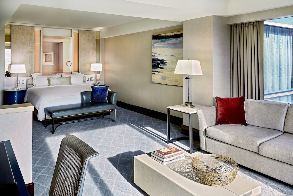 Junior Suite, 1 King Bed (Channel View) - Photo 3