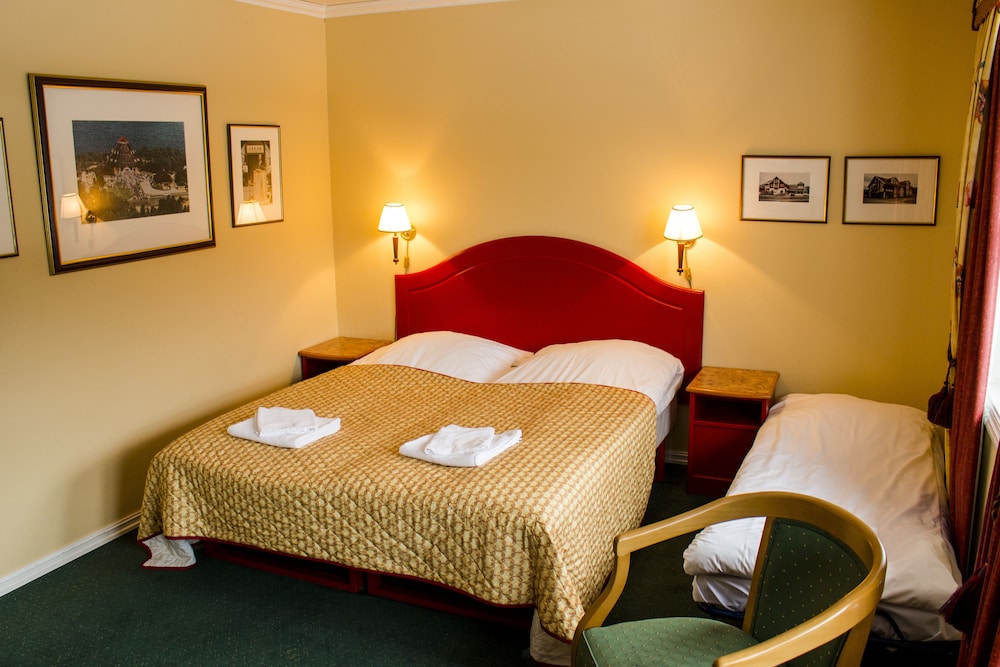 Standard Triple Room, 3 Twin Beds, Accessible photo 2
