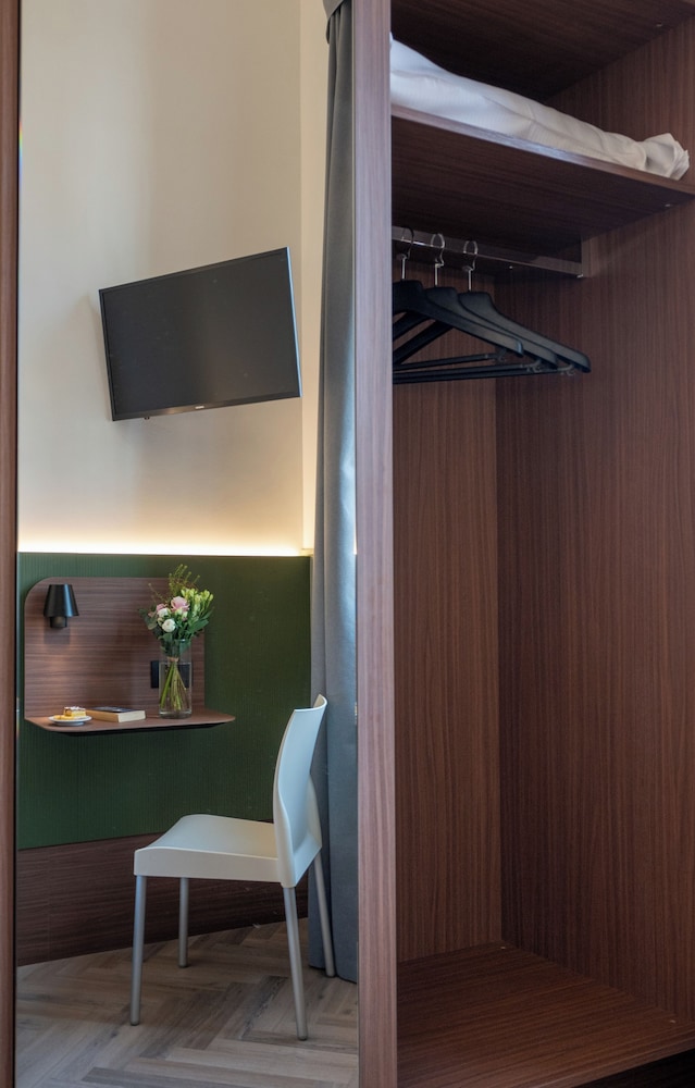 Superior Single Room, City View photo 2