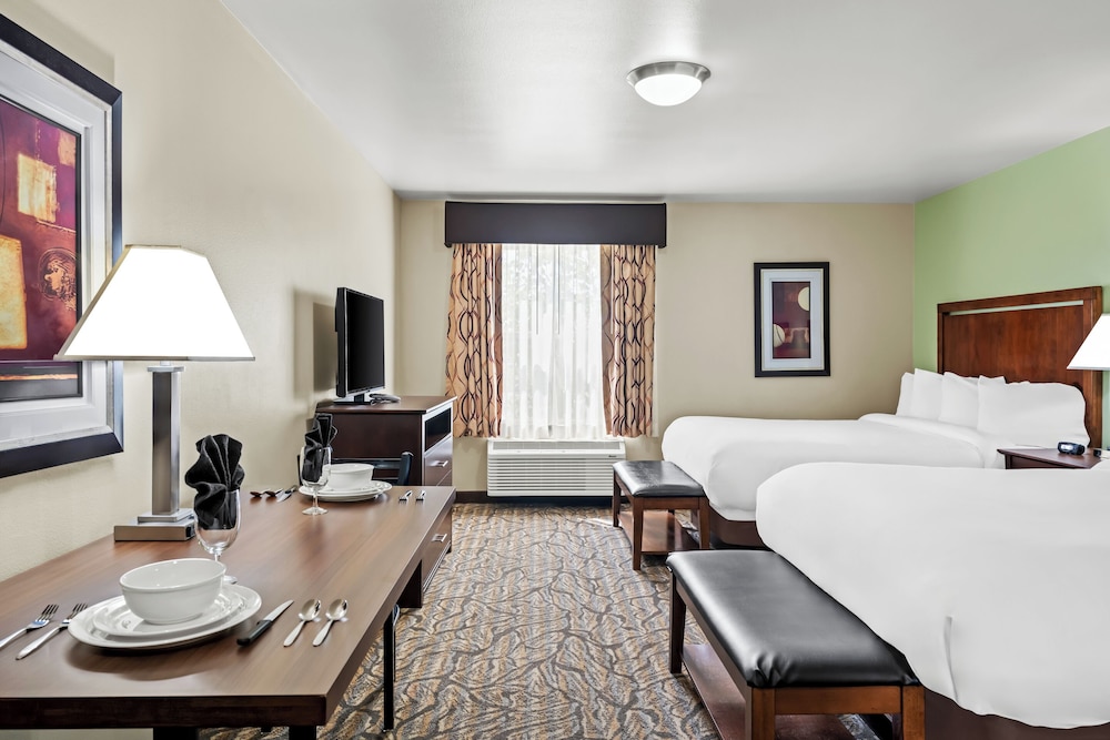 Comfort Studio Suite, 2 Queen Beds, Mobility Accessible photo 2