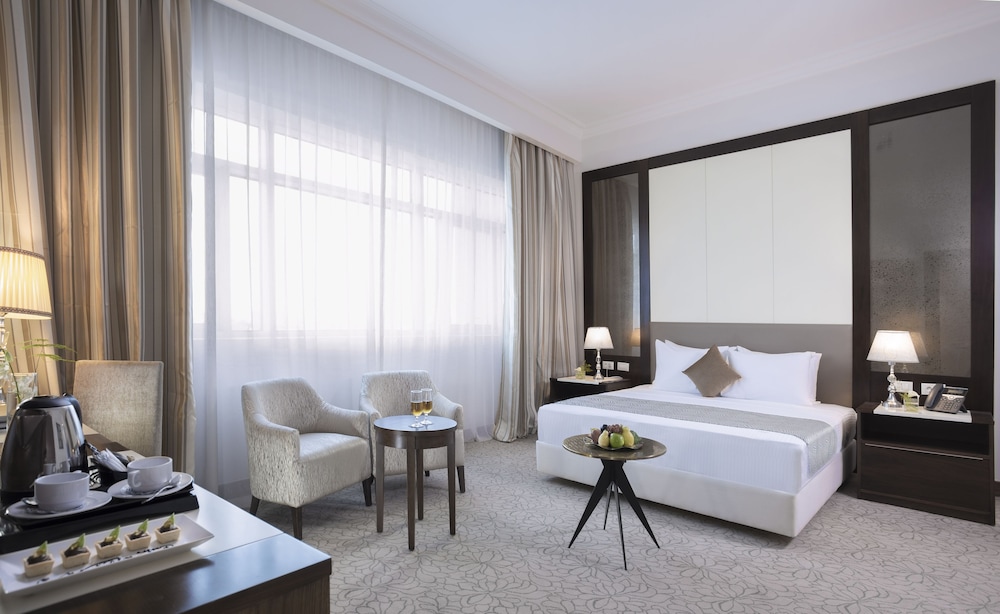 Executive Suite, City View