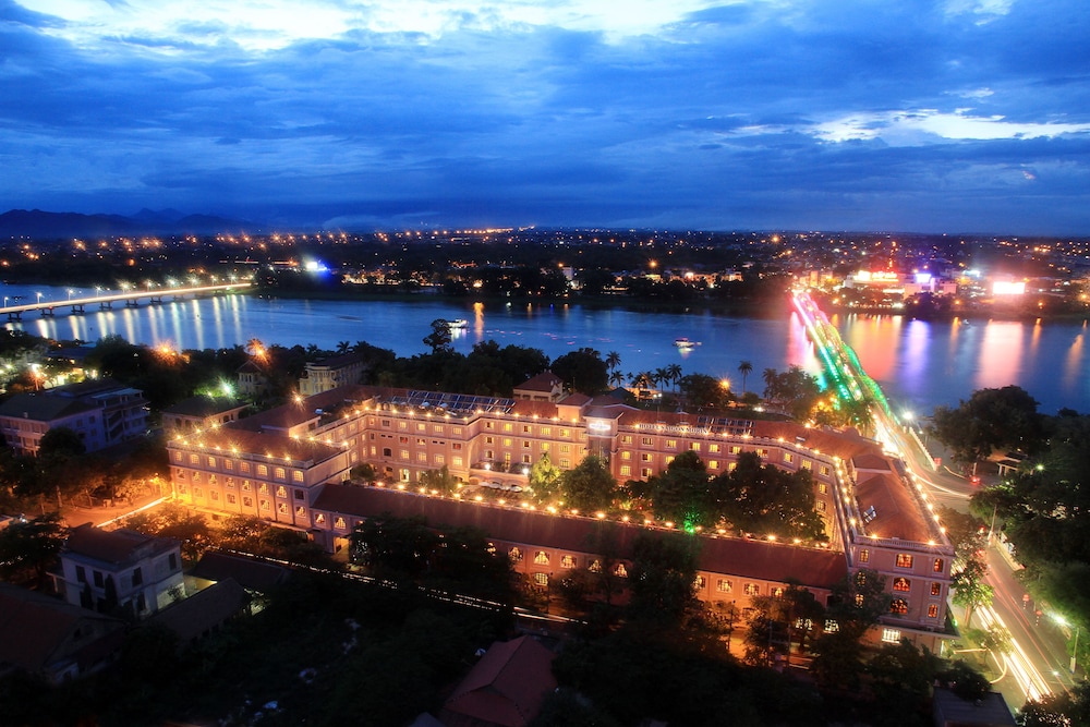 Premium Room, City View - Photo 4