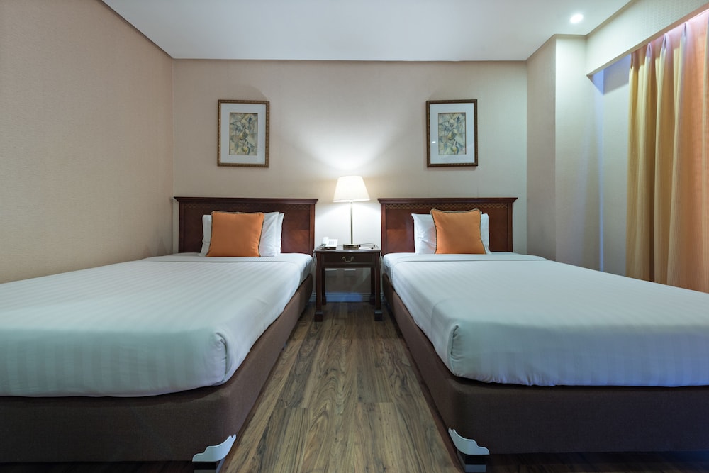 Deluxe Twin Room, 2 Single Beds photo 2