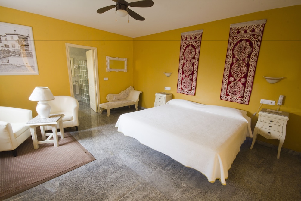 Suite, Jetted Tub photo 2