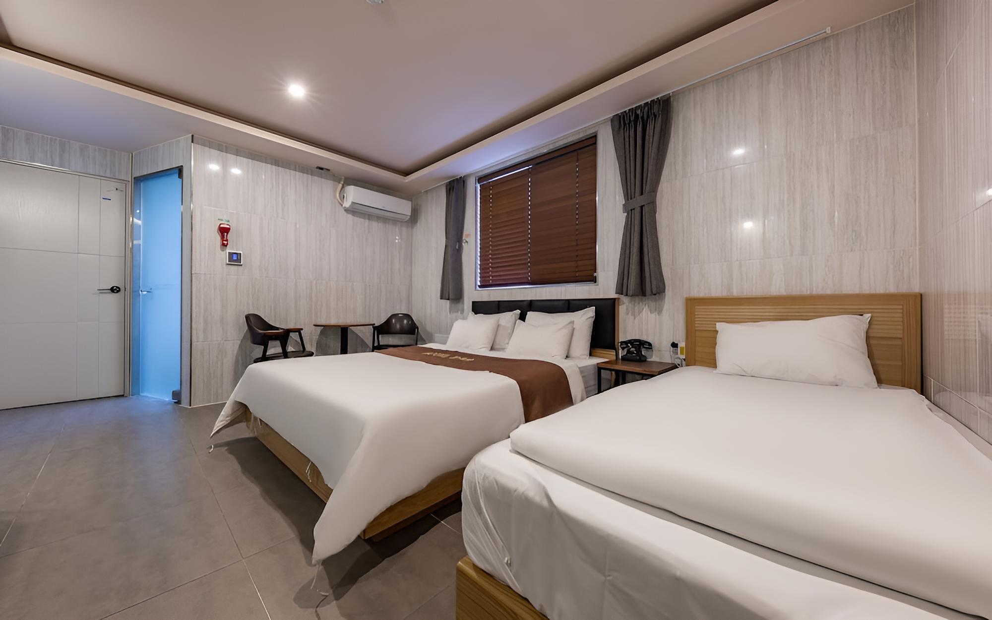 Room (Twin (2 PC)) - Photo 3