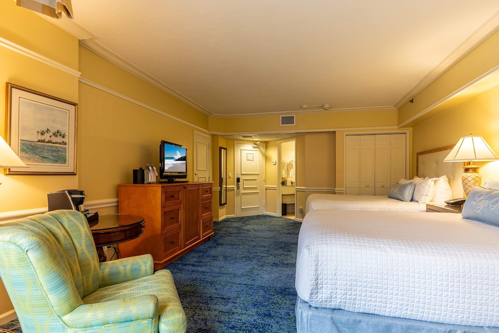 Standard Room, 2 Queen Beds, Balcony - Photo 7