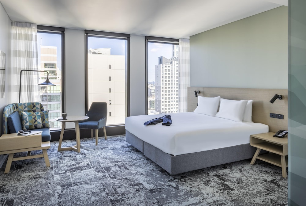 Standard Room, 1 King Bed, City View (Super King, with Free Breakfast) - Photo 3