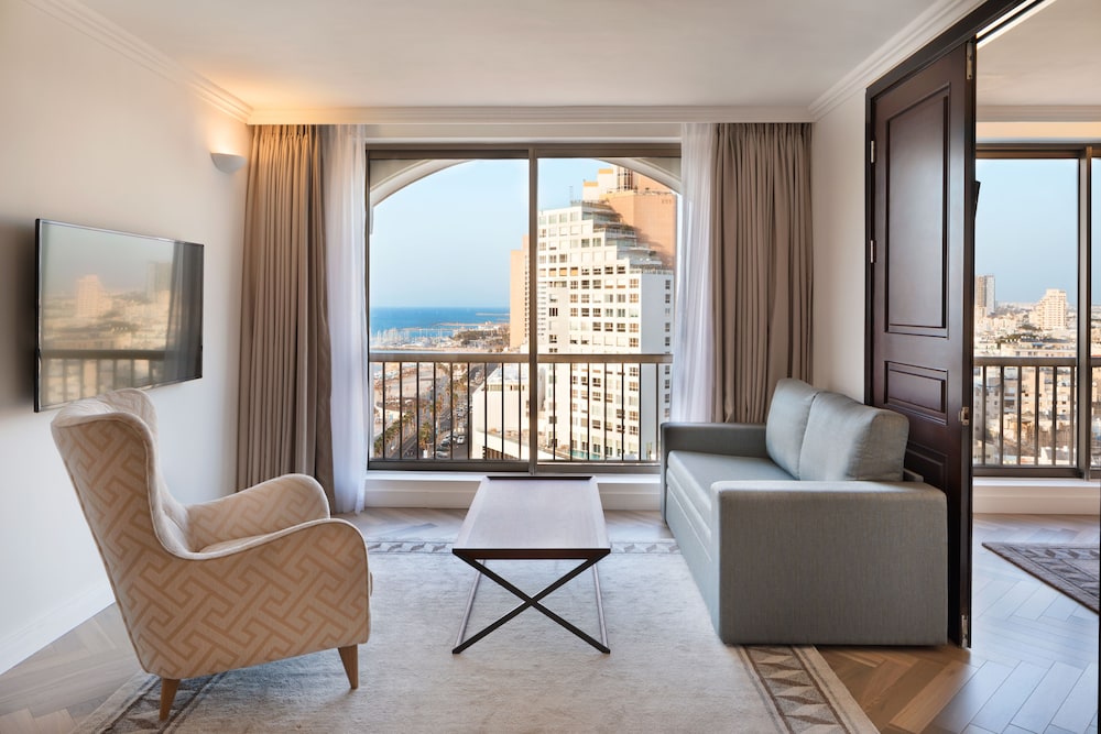 ONE BEDROOM SUITE - Photo 8