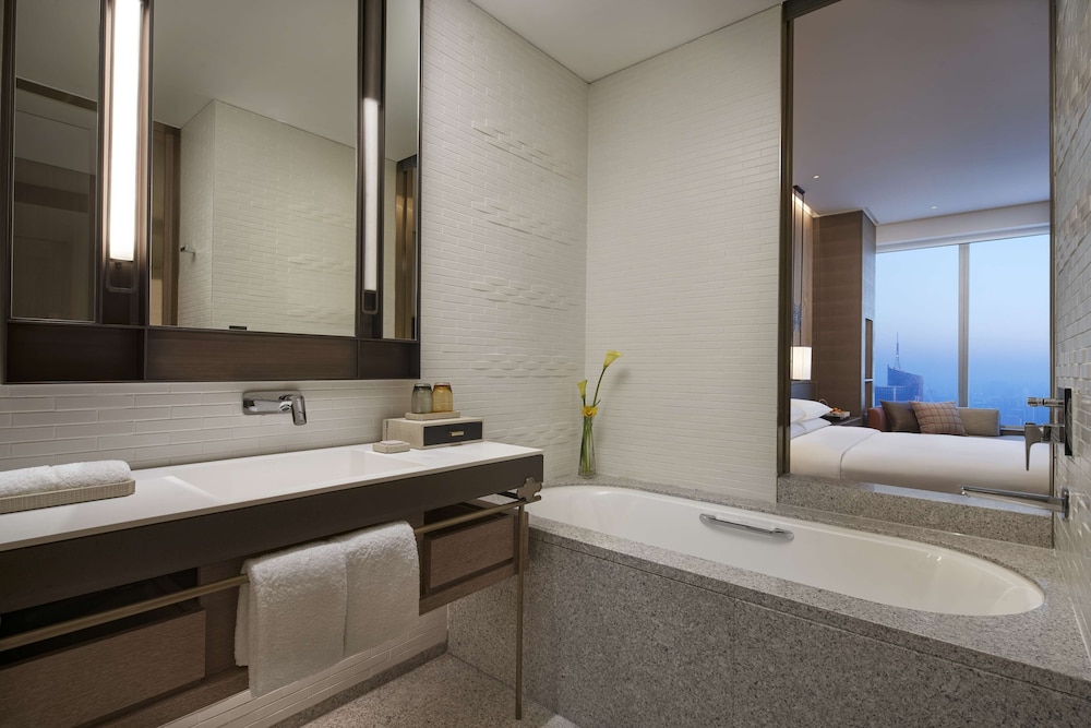 Deluxe Room, 2 Twin Beds - Photo 4