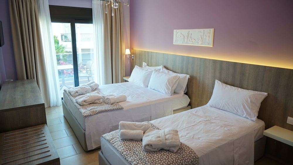 Standard Triple Room - Photo 1