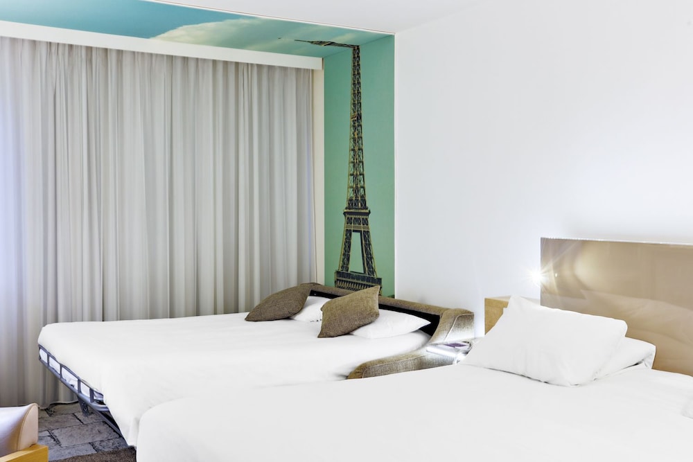 Family Double Room, 1 Double Bed with Sofa bed photo 2