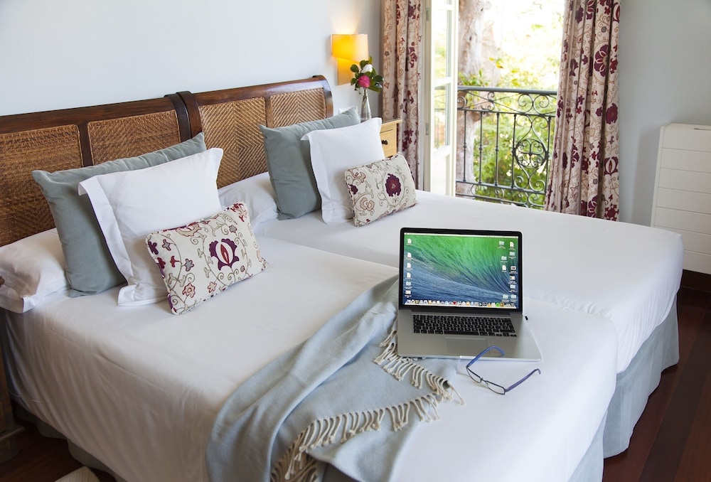 Double Room (Breakfast Excluded) photo 2