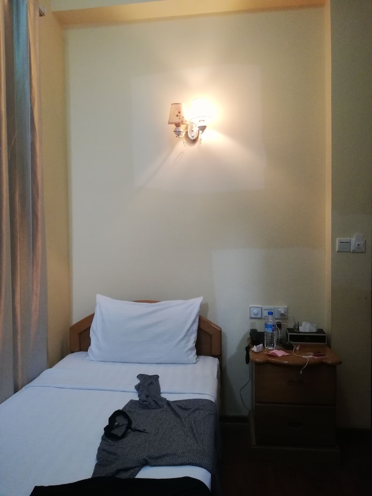 Single Room photo 2