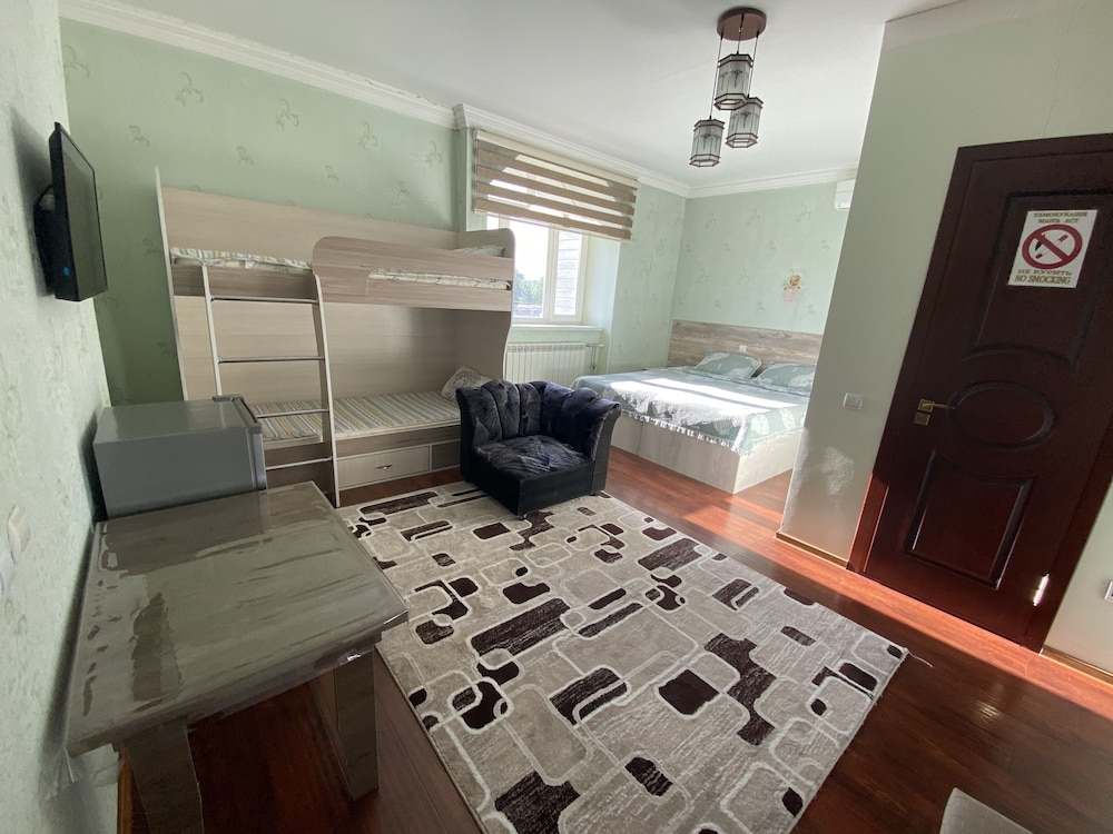 Family Room photo 1