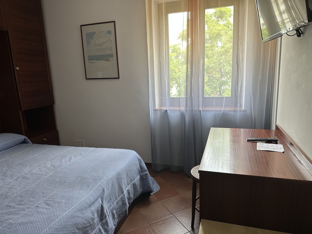 Double or Twin Room photo 2