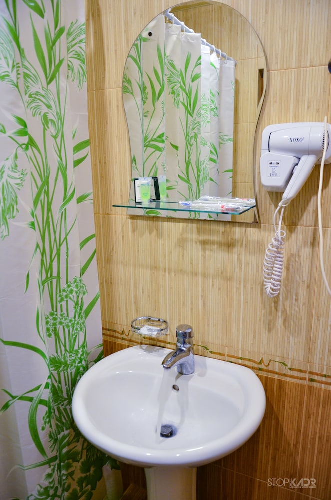 Single Room, Private Bathroom photo 2