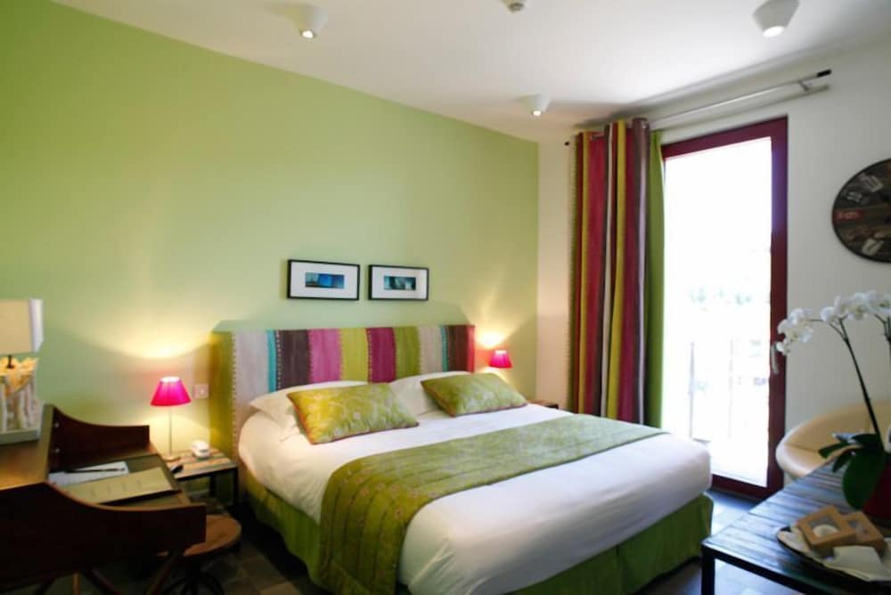 Standard Double Room - Photo 3