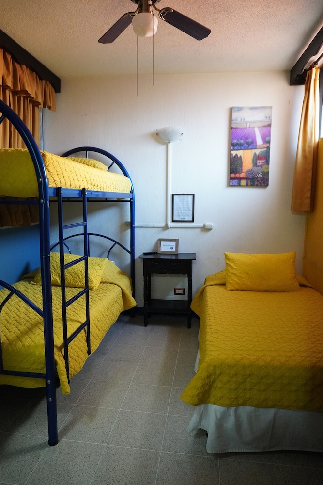 Basic Triple Room, Multiple Beds, Private Bathroom photo 1